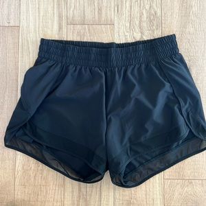 Athleta Mesh Racer Run Short 4”